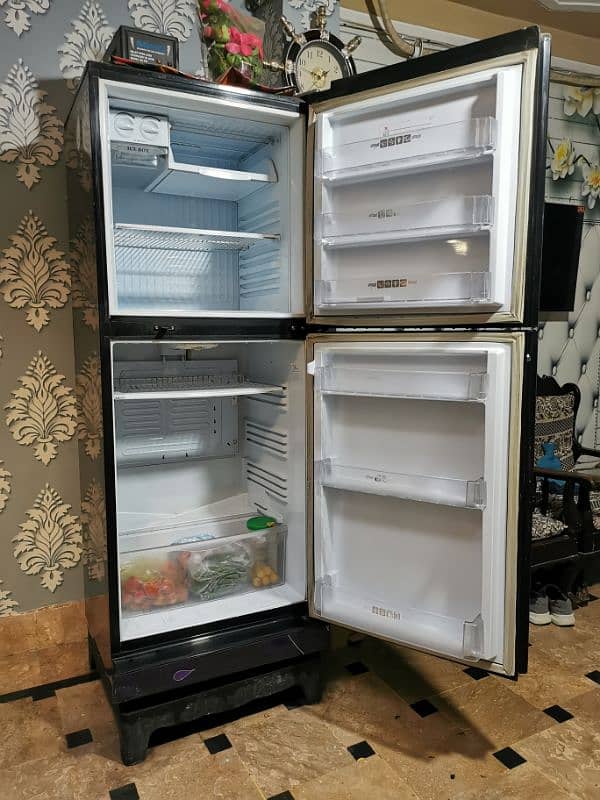 National Freezer Model 760GD-PF Refrigerator Full Jumbo Size 3