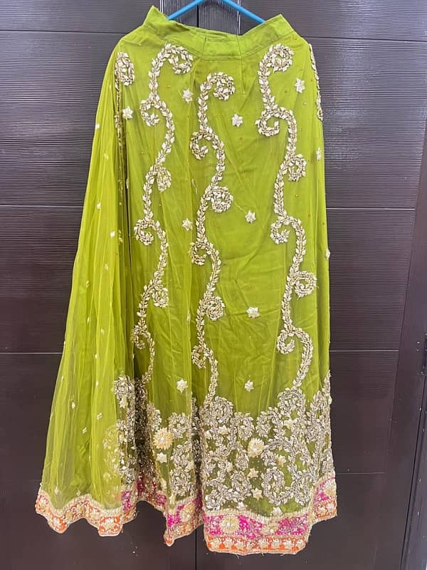 Mehndi lehnga 2