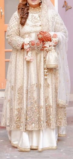 New Style Off-White Bridal Dress