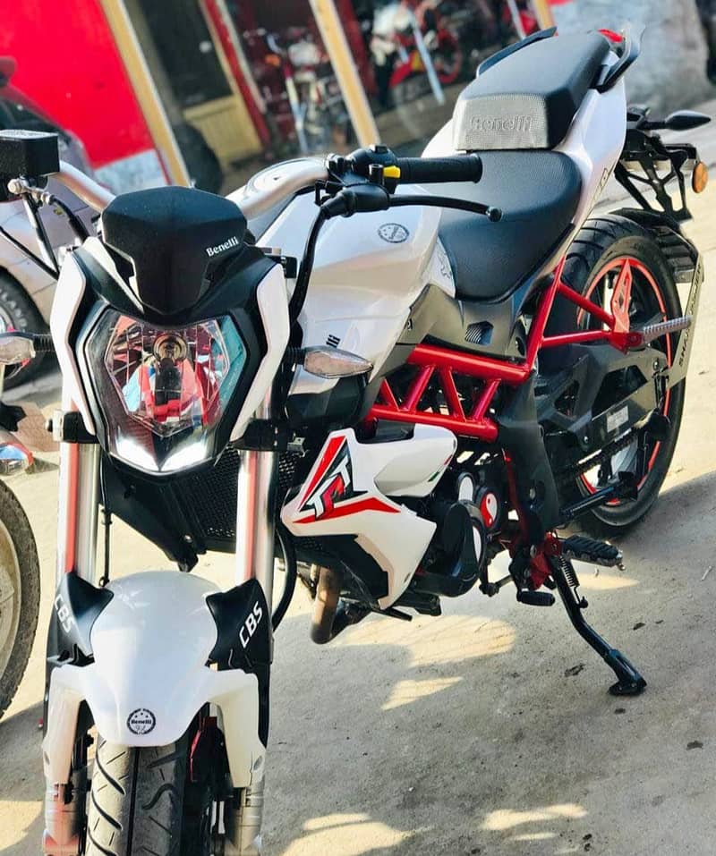 Benelli TNT 150i 2