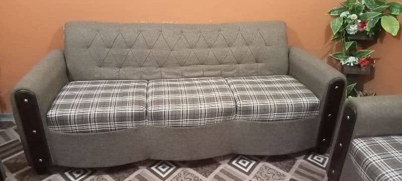 7 seater sofa with table 2