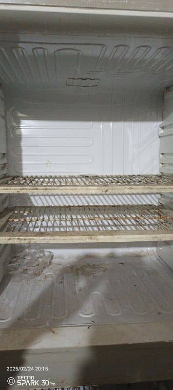 pel refrigerator full size condition 10/9 1