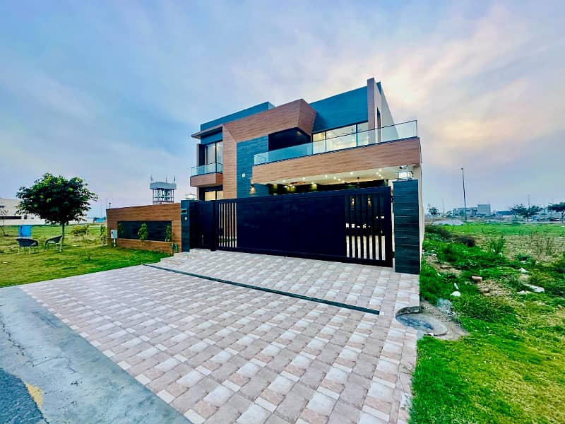 100% Original Pictures! 1 Kanal Brand New Ultra Luxury Modern Design House For Sale In DHA Ph 7 | Near By Park And McDonald's. . . . . 2