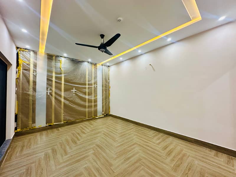 100% Original Pictures! 1 Kanal Brand New Ultra Luxury Modern Design House For Sale In DHA Ph 7 | Near By Park And McDonald's. . . . . 10