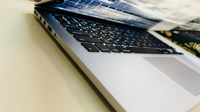 MacBook pro 2015_13.3"inch (16GB/256GB SSD) 4