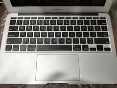 MACBOOK AIR