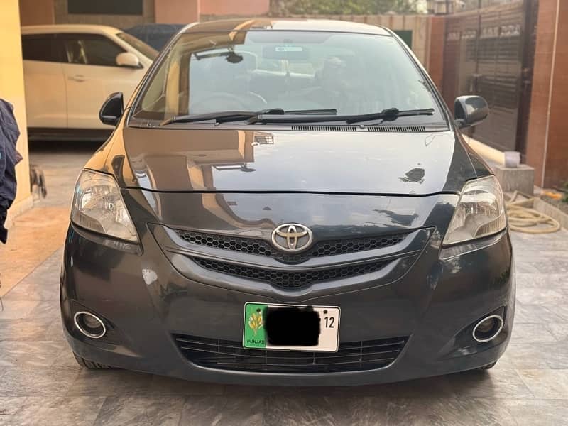 Toyota Belta 2007/2012 1