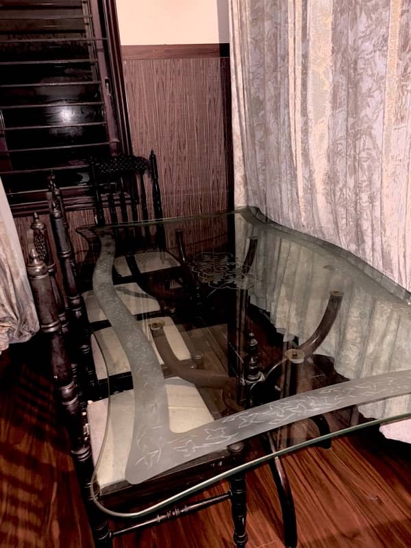 hardly used translucent dining table 1