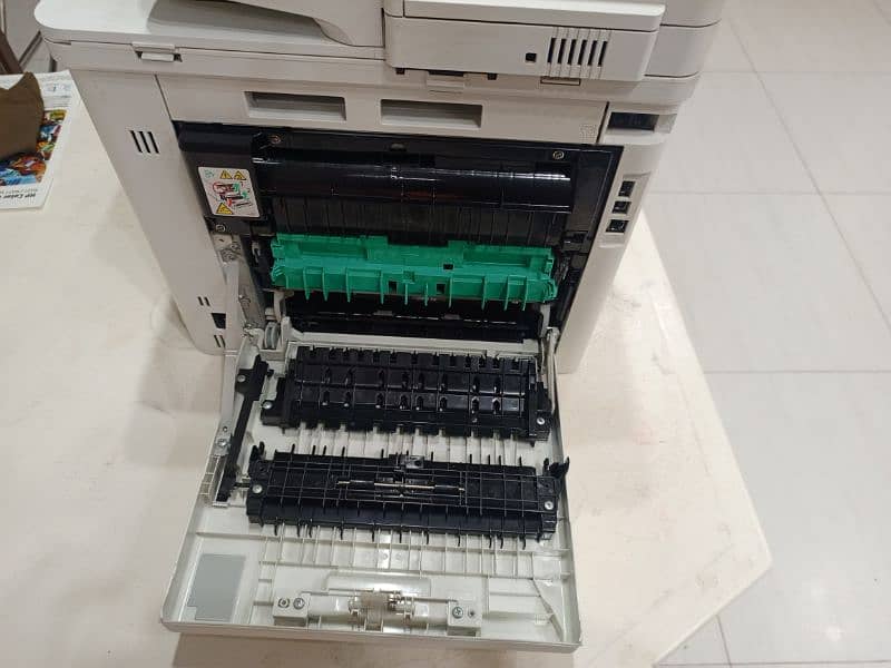 HP Color Laser Jet Pro MFP M477fdw 4