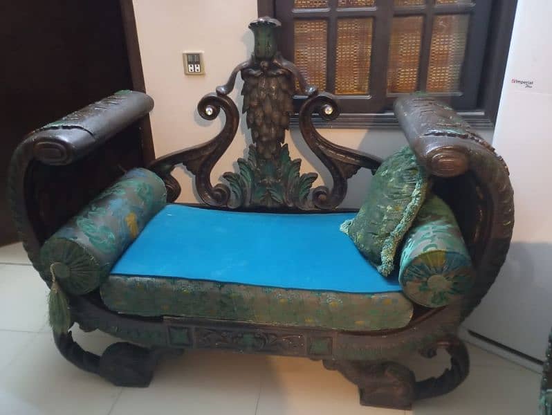 heavy sofa set for sale 0