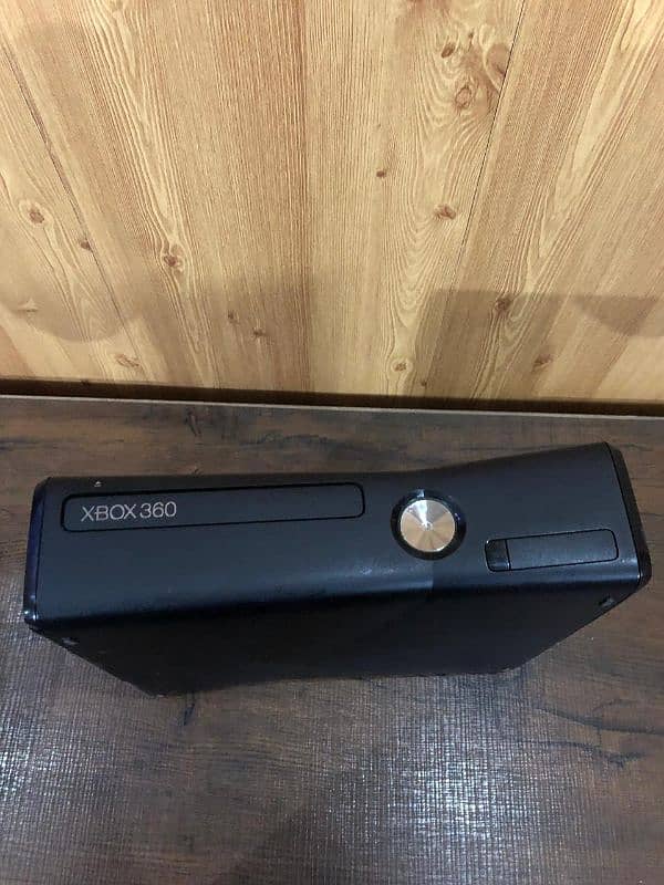 Xbox 360 slim 1