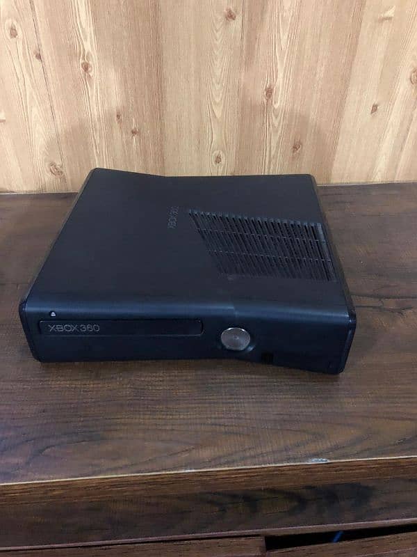 Xbox 360 slim 2