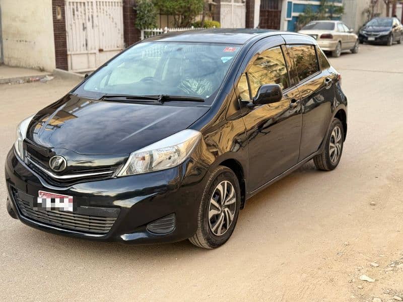 Toyota Vitz 2014 reg 2017 push start 2