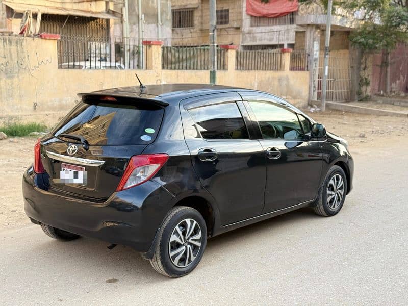 Toyota Vitz 2014 reg 2017 push start 4