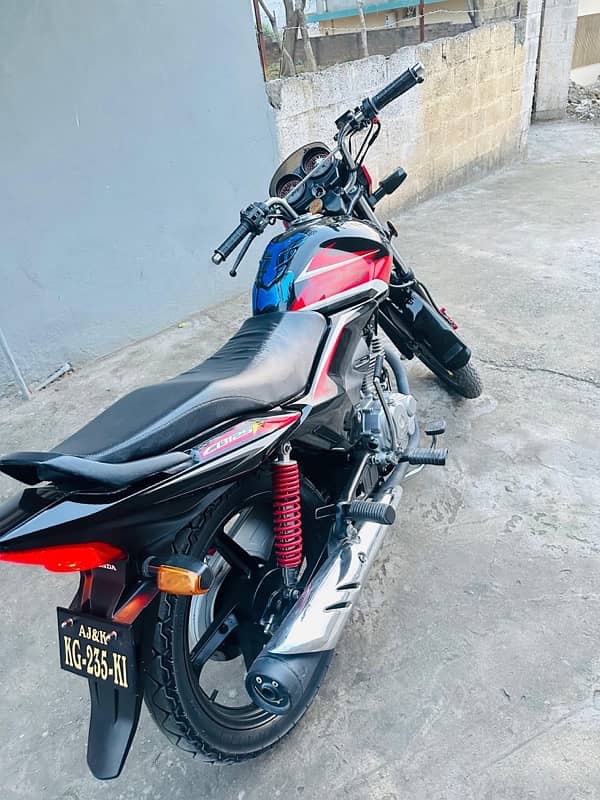 honda CB125F  . . kotli number . . 10k driven . . new condition 3