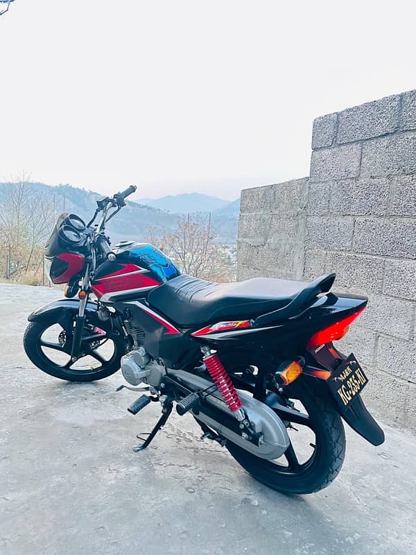 honda CB125F  . . kotli number . . 10k driven . . new condition 4