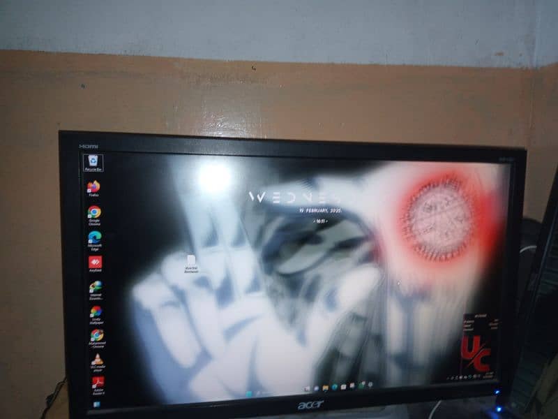 27 Inches LCD Aser 1