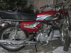 I am selling Honda 125 almost new condition minor used in just home