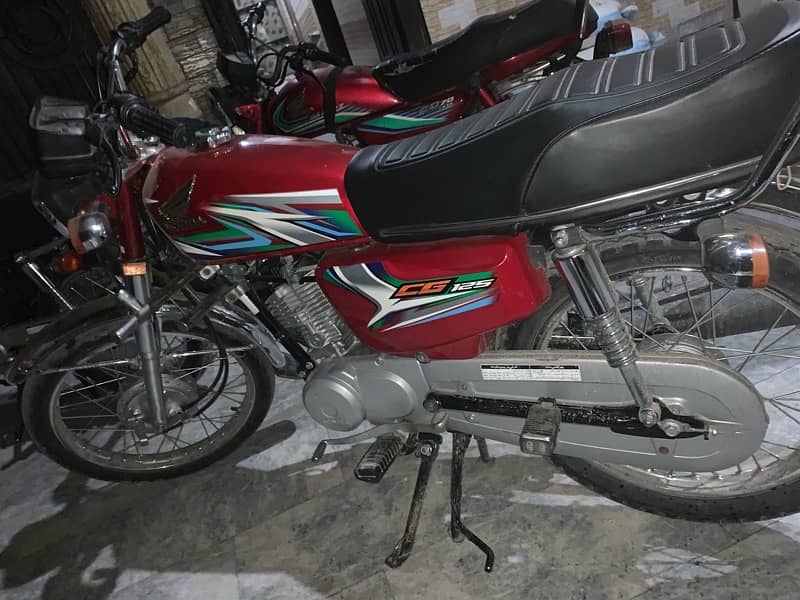 I am selling Honda 125 almost new condition  used in just home 3