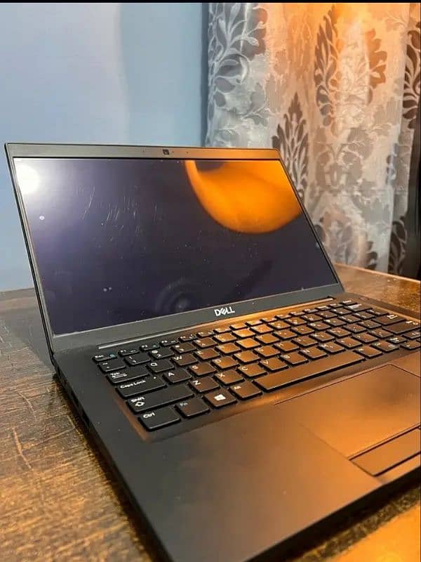 Dell Latitude 7790 [i5 - 8 Gen] 0