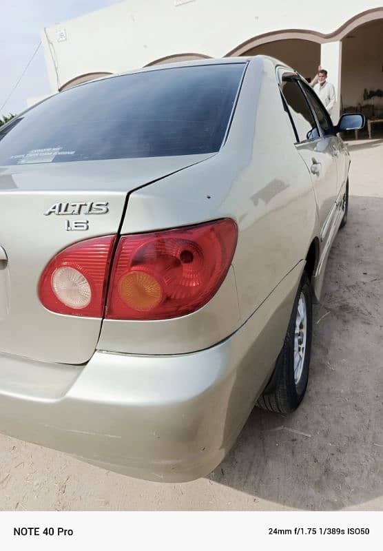 Toyota Corolla Altis 2003 3