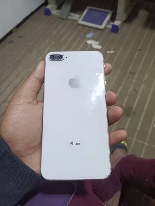 iPhone 8 Plus 4