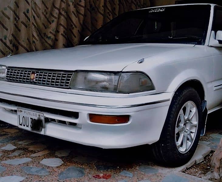 Toyota Corolla 1990 4