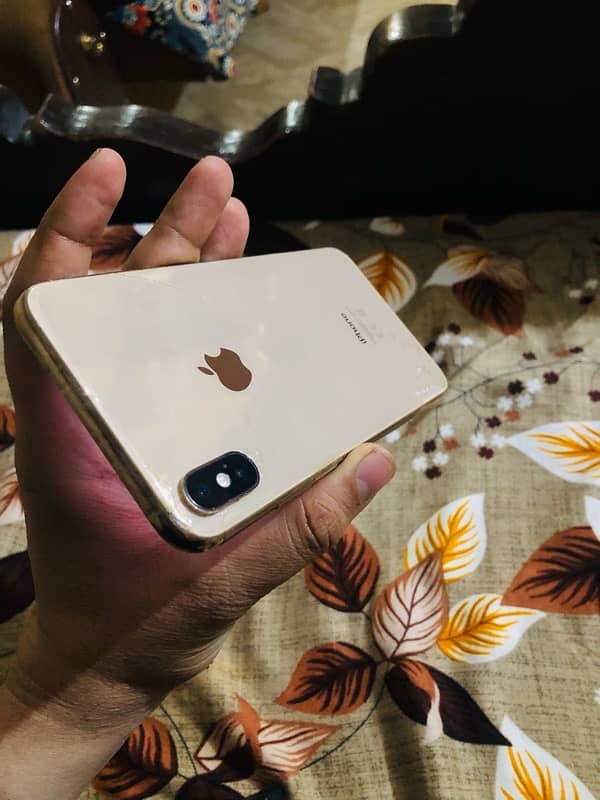 Iphone Xs max PTA approved 2 days back up 4