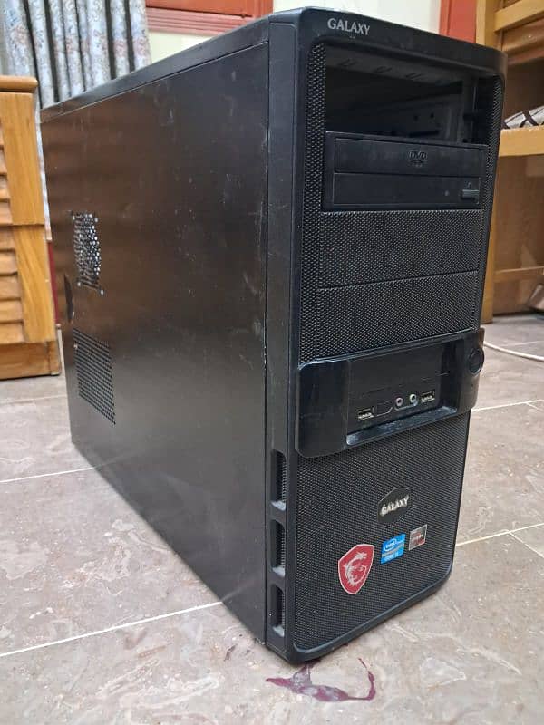 Normal pc case atx (negotiable) 1