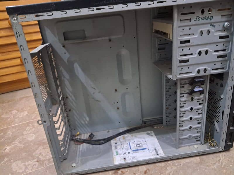 Normal pc case atx (negotiable) 2