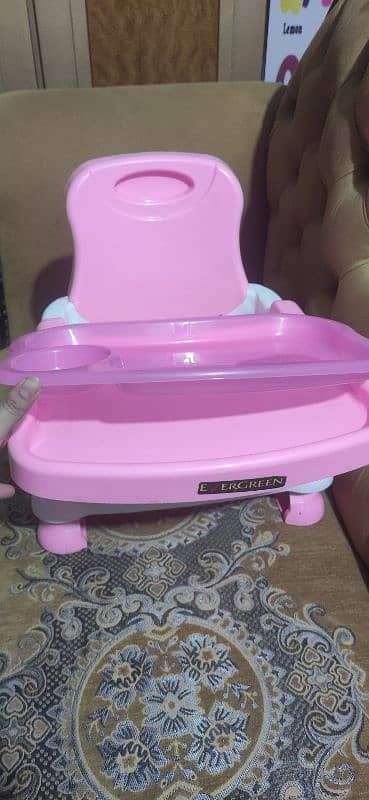 a very comfortable baby chair for kids. . with a seat belt . 2