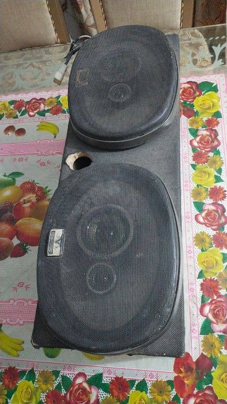 2 speakers with box for sell 0