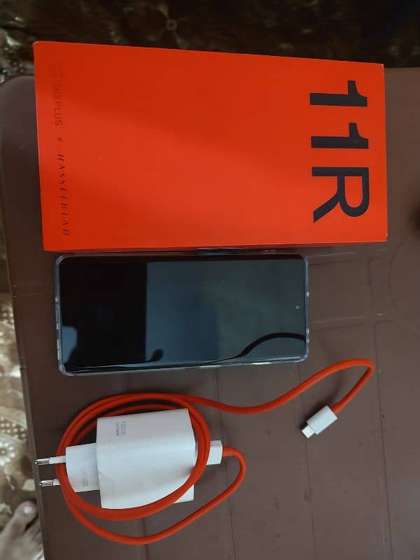 One plus 11R 16/256 10/10 with box charger pubg 120fps 1