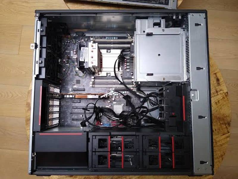 Lenovo ThinkStation P500 0