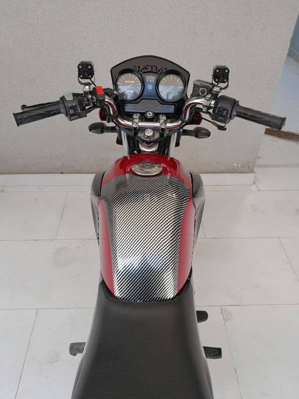 yamaha ybr125 2018 model new condition. . 3