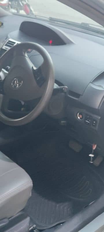 Toyota Vitz 2009 3