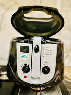 Electric Deep Fryer Like New