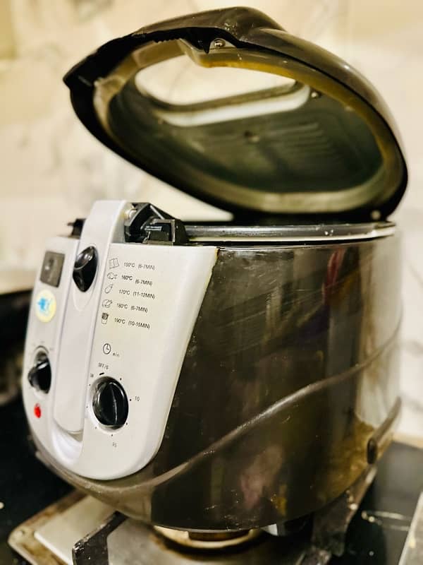 Electric Deep Fryer Like New 1