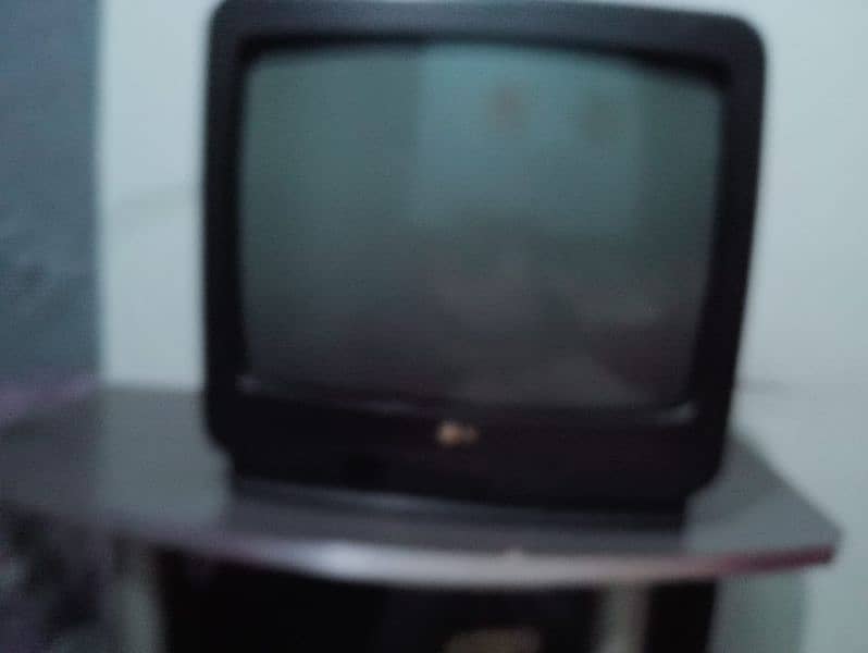 Original LG TV with trolly 6