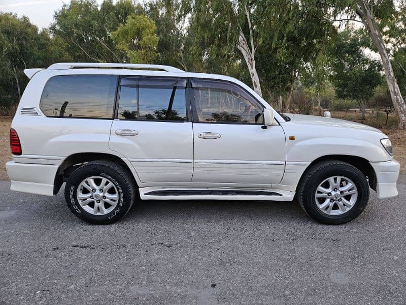 Land Cruiser Cygnus 2003/2004 3