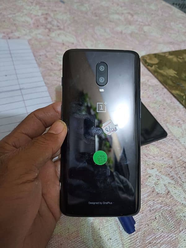 Selling One Plus 6T 1