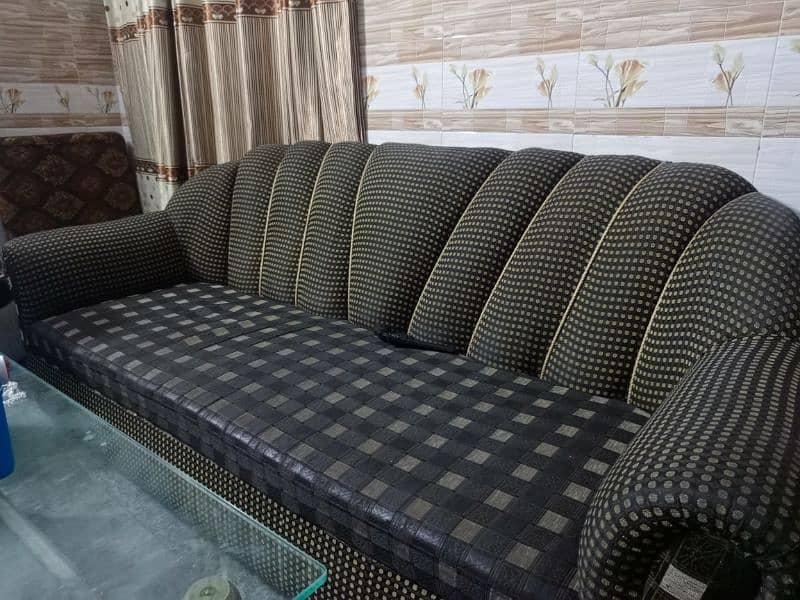 6 seater sofa set for sale in reasonable price neat and clean 0