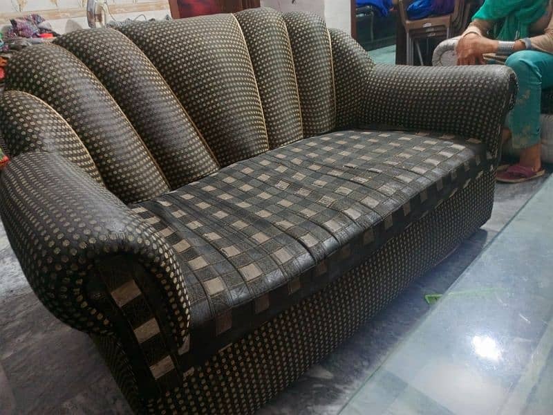 6 seater sofa set for sale in reasonable price neat and clean 1