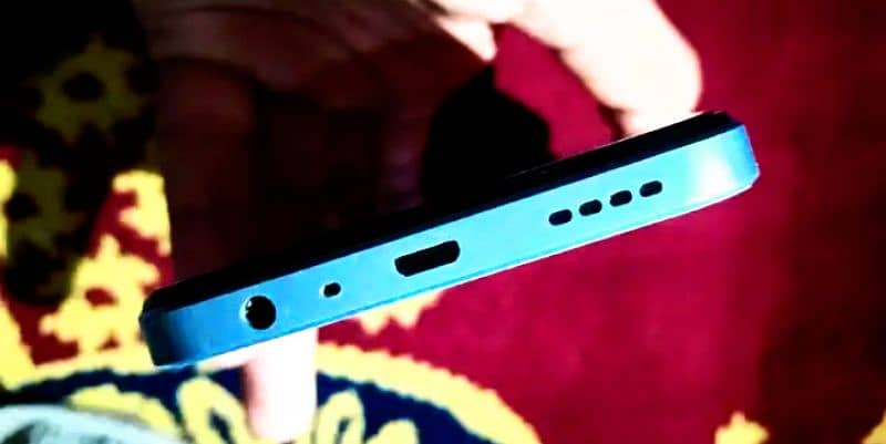 10/10 condition new phone only unbox 4