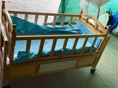 baby cot