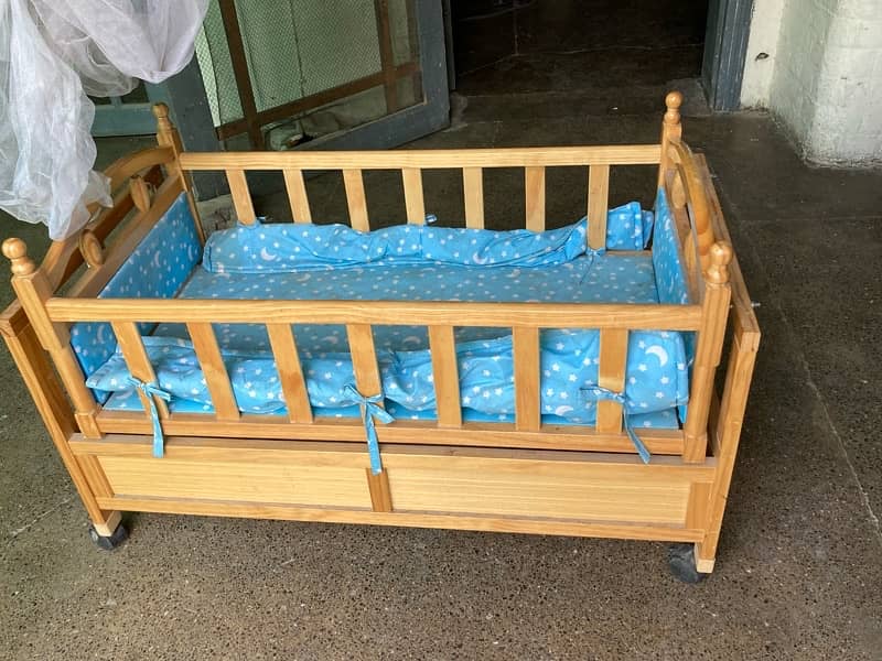 baby cot 1