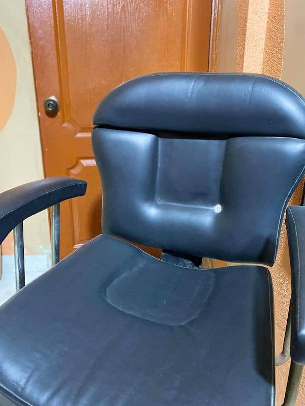 Beauty Parlor Chair 5