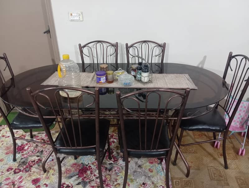 Dinning table and centre table for sale Tariq road 4