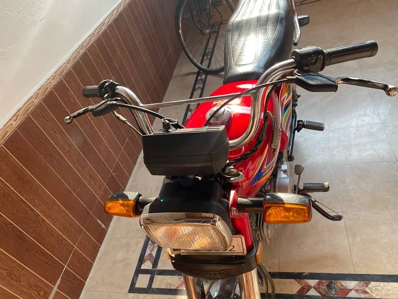 "CD70 Motorcycle for Sale - 24,050 km - Good Condition" 8