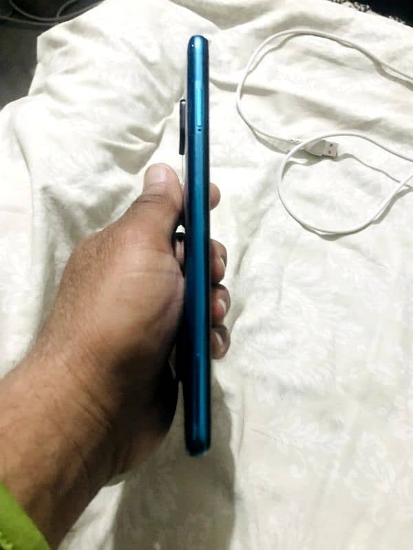 I m saleing redmi note 9s 6gb 128gb diba charger sath ha open nhi 4